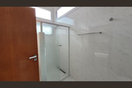 Casa de condomínio para alugar com 270m², 3 quartos e 5 vagas Casa de condomínio para alugar com 270m², 3 quartos e 5 vagasBanheiro Suite 01
