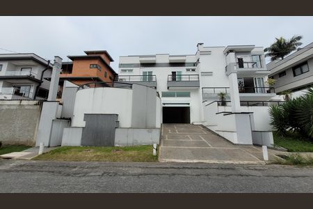 Casa de condomínio para alugar com 270m², 3 quartos e 5 vagas Casa de condomínio para alugar com 270m², 3 quartos e 5 vagasFachada fundos e garagemj