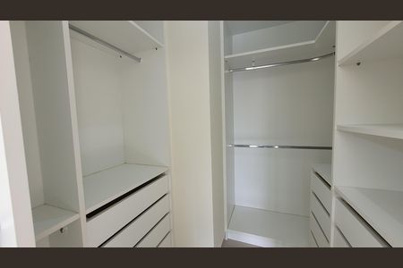 Casa de condomínio para alugar com 270m², 3 quartos e 5 vagas Casa de condomínio para alugar com 270m², 3 quartos e 5 vagasSuite 01