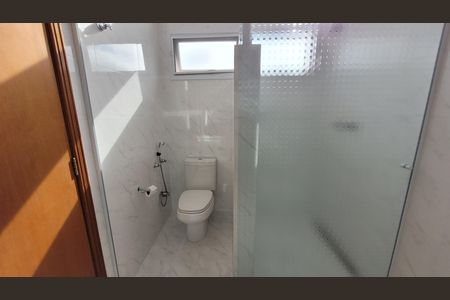 Casa de condomínio para alugar com 270m², 3 quartos e 5 vagas Casa de condomínio para alugar com 270m², 3 quartos e 5 vagasBanheiro Suite 01