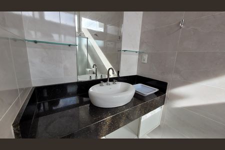 Casa de condomínio para alugar com 270m², 3 quartos e 5 vagas Casa de condomínio para alugar com 270m², 3 quartos e 5 vagasBanheiro Suite 02