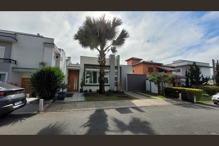 Casa de condomínio para alugar com 270m², 3 quartos e 5 vagas