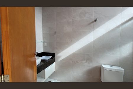 Casa de condomínio para alugar com 270m², 3 quartos e 5 vagas Casa de condomínio para alugar com 270m², 3 quartos e 5 vagasBanheiro Suite 02