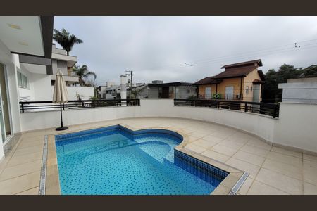 Casa de condomínio para alugar com 270m², 3 quartos e 5 vagas Casa de condomínio para alugar com 270m², 3 quartos e 5 vagasPiscina