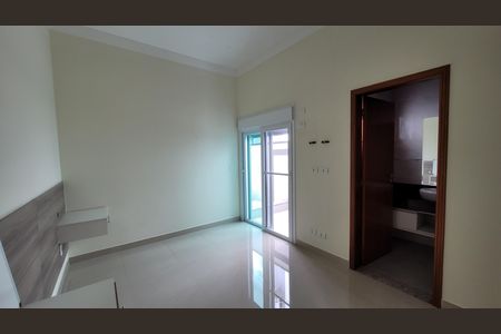 Casa de condomínio para alugar com 270m², 3 quartos e 5 vagas Casa de condomínio para alugar com 270m², 3 quartos e 5 vagasSuite 03