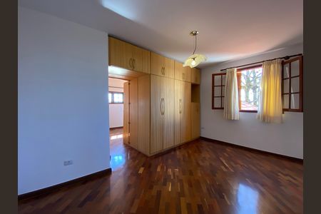 Casa para alugar com 5 quartos, 247m² em Vila Ipojuca, São Paulo