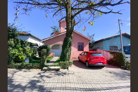Casa para alugar com 5 quartos, 247m² em Vila Ipojuca, São Paulo