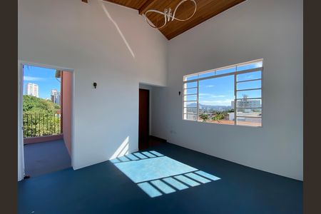 Casa para alugar com 5 quartos, 247m² em Vila Ipojuca, São Paulo