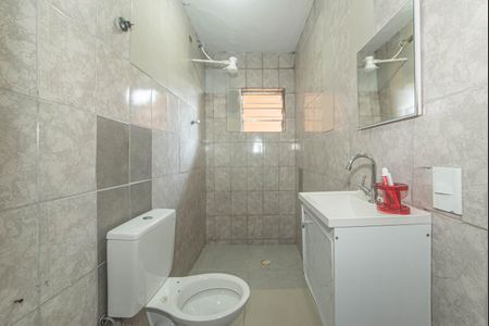 Banheiro de casa para alugar com 2 quartos, 38m² em Jardim Casablanca, São Paulo
