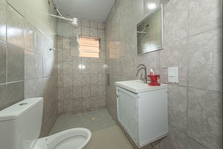Banheiro de casa para alugar com 2 quartos, 38m² em Jardim Casablanca, São Paulo
