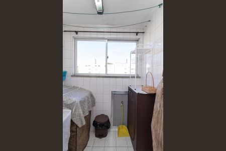 Área de Serviço de apartamento para alugar com 2 quartos, 56m² em Vila Silvia, São Paulo