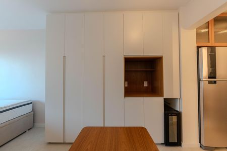 Studio à venda com 30m², 1 quarto e 1 vaga Studio à venda com 30m², 1 quarto e 1 vagaStudio