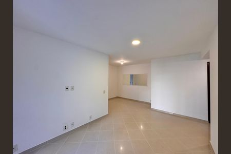 Sala de apartamento para alugar com 3 quartos, 116m² em Barra da Tijuca, Rio de Janeiro