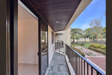 Apartamento para alugar com 116m², 3 quartos e 2 vagasSuíte - Varanda