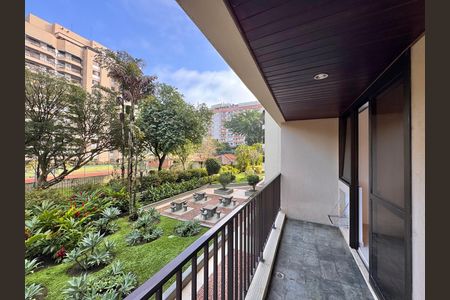 Apartamento para alugar com 116m², 3 quartos e 2 vagasSuíte - Varanda