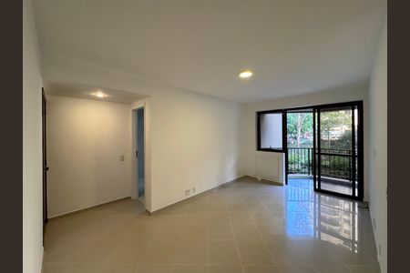Sala de apartamento para alugar com 3 quartos, 116m² em Barra da Tijuca, Rio de Janeiro