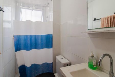 Banheiro de apartamento para alugar com 2 quartos, 48m² em Parque Sao Vicente, Mauá