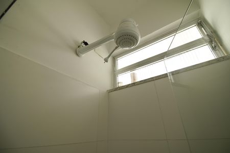 Banheiro de apartamento para alugar com 2 quartos, 55m² em Pechincha, Rio de Janeiro