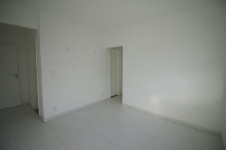 Sala de apartamento para alugar com 2 quartos, 55m² em Pechincha, Rio de Janeiro