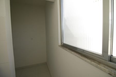 Área de Serviço de apartamento para alugar com 2 quartos, 55m² em Pechincha, Rio de Janeiro