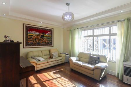 Casa à venda com 3 quartos, 150m² em Vila Ivone, São Paulo