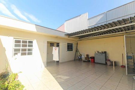 Quintal de casa à venda com 3 quartos, 150m² em Vila Ivone, São Paulo