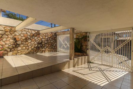 Casa para alugar com 150m², 3 quartos e 4 vagas Casa para alugar com 150m², 3 quartos e 4 vagasGaragem