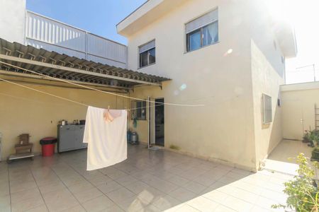Casa para alugar com 150m², 3 quartos e 4 vagas Casa para alugar com 150m², 3 quartos e 4 vagasQuintal