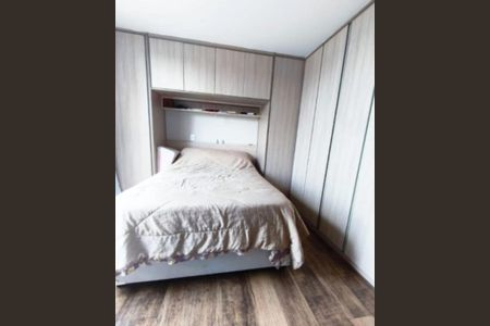 Foto 02 de casa à venda com 4 quartos, 118m² em Vila Ré, São Paulo