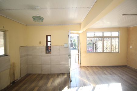 Sala de casa à venda com 3 quartos, 100m² em Rubem Berta, Porto Alegre