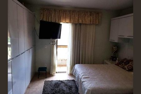 Casa à venda com 240m², 4 quartos e 2 vagas