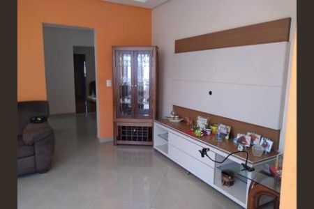 SALA de casa à venda com 3 quartos, 340m² em Bussocaba, Osasco