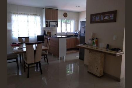 COZINHA de casa à venda com 3 quartos, 340m² em Bussocaba, Osasco