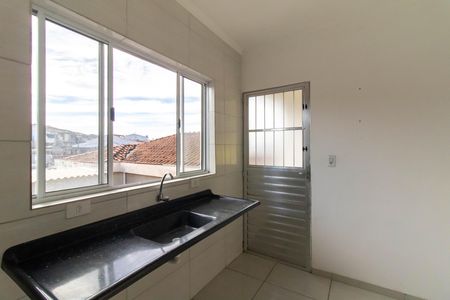 Cozinha de casa para alugar com 1 quarto, 30m² em Jardim Santa Cecilia, Guarulhos
