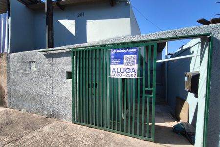 Casa à venda com 57m², 2 quartos e sem vaga Casa à venda com 57m², 2 quartos e sem vagaFachada