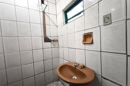 Casa à venda com 57m², 2 quartos e sem vaga Casa à venda com 57m², 2 quartos e sem vagaBanheiro