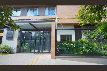 Apartamento para alugar com 227m², 3 quartos e 2 vagas Apartamento para alugar com 227m², 3 quartos e 2 vagasFachada e portaria