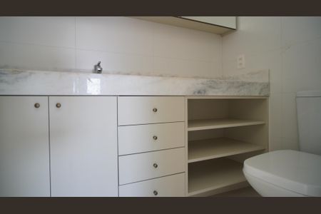 Banheiro suite 3 de apartamento para alugar com 3 quartos, 227m² em Auxiliadora, Porto Alegre