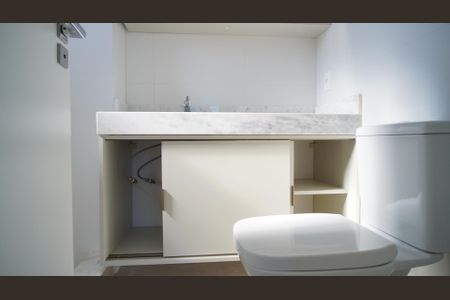Apartamento para alugar com 227m², 3 quartos e 2 vagas Apartamento para alugar com 227m², 3 quartos e 2 vagasBanheiro suite 2