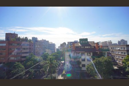 Apartamento para alugar com 227m², 3 quartos e 2 vagas Apartamento para alugar com 227m², 3 quartos e 2 vagasVista da Rua