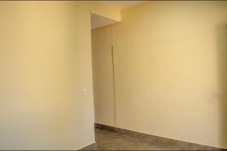 Sala de casa para alugar com 2 quartos, 100m² em Vila Jardim Vitoria, Goiânia