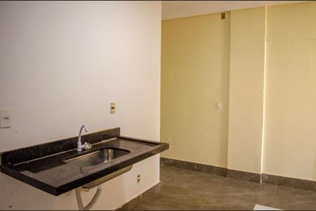 Cozinha de casa para alugar com 2 quartos, 100m² em Vila Jardim Vitoria, Goiânia