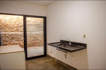 Casa para alugar com 100m², 2 quartos e 2 vagas Casa para alugar com 100m², 2 quartos e 2 vagasCozinha