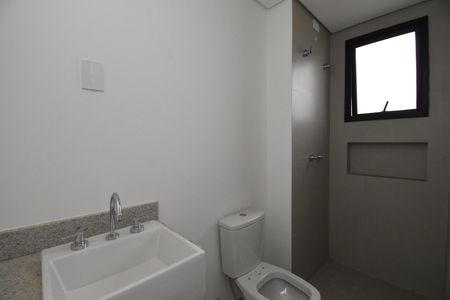 Apartamento à venda com 130m², 2 quartos e 2 vagasBanheiro da Suíte 1