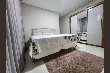Casa à venda com 2 quartos, 87m² em Nacional, Contagem