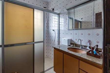 Banheiro de casa à venda com 3 quartos, 162m² em Parque Bristol, São Paulo