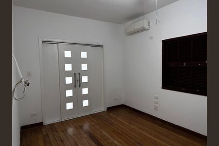 Foto 02 de casa para alugar com 5 quartos, 400m² em Jardim Marajoara, São Paulo