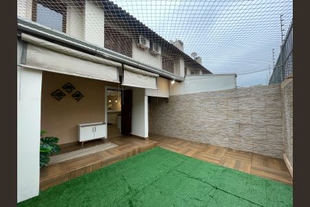 Casa de condomínio à venda com 83m², 2 quartos e 2 vagas