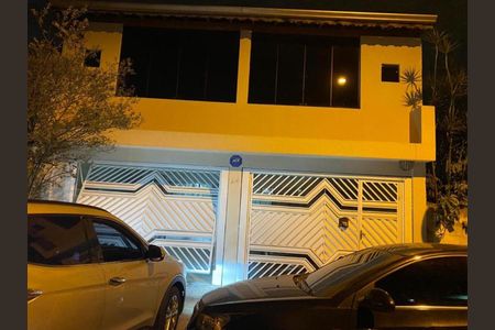 Foto 02 de casa à venda com 3 quartos, 218m² em Conjunto Habitacional Barreira Grande, São Paulo