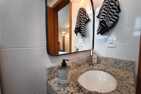 Banheiro Social de apartamento à venda com 2 quartos, 54m² em Residencial Villa Garden, Campinas